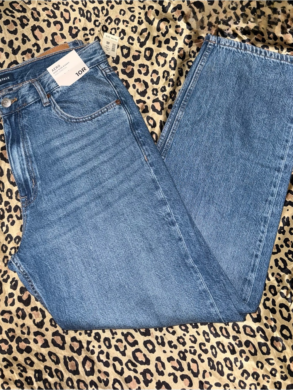 American Eagle Outfitters High-Rise Relaxed Jeans in Blue